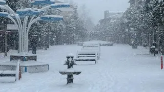 Akyazı 2026'ya karla uyandı