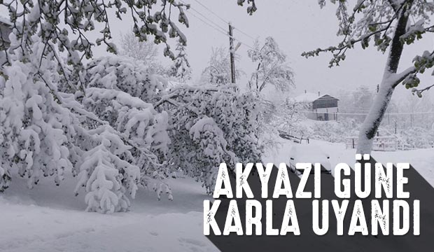 Akyazı 23 Nisana Karla Uyandı