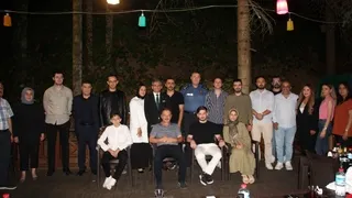 Akyazı Adliyesi’nden Veda Yemeği: Hakim ve İcra Müdürüne Plaketli Uğurlama