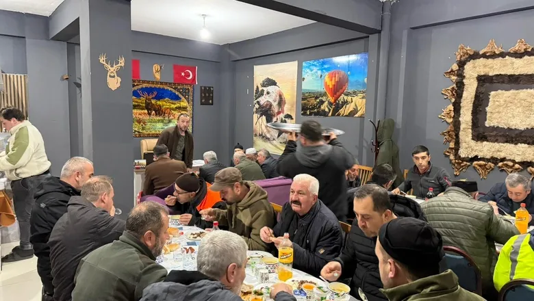 Akyazı Avcılar Derneği'nden açılış ve iftar