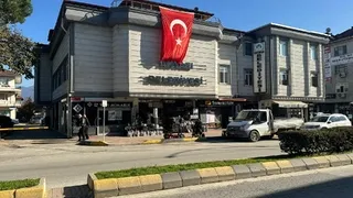 Akyazı Belediyesi hizmet binasındaki 2 dükkanı satacak