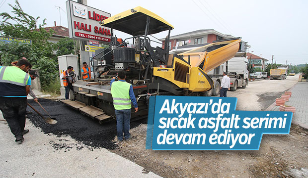 AKYAZI BELEDİYESİ SICAK ASFALT SERİMİNE ARALIKSIZ DEVAM EDİYOR