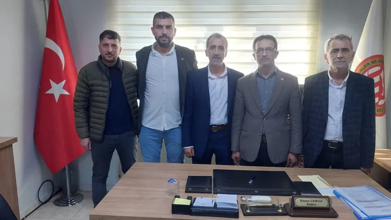 Akyazı Berberler Odası'nda Hasan Cengiz yeniden başkan