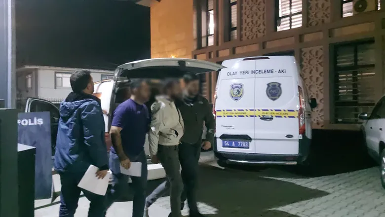 Akyazı'da araç hırsızlığı iddiası; Benzinlikte yakalandı