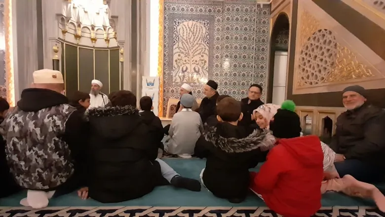 Akyazı'da Baba-Oğul Aynı Safta Programı sürüyor