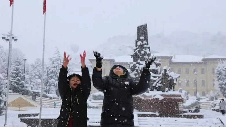 Akyazı'da bazı taşıma hatlarında okullar tatil edildi