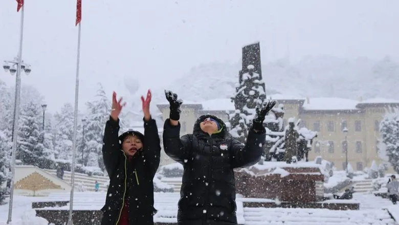 Akyazı'da bazı taşıma hatlarında okullar tatil edildi