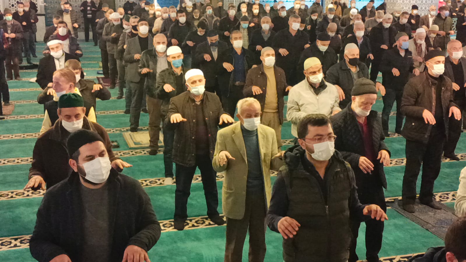 Akyazı'da camilerde yağmur duası yapıldı