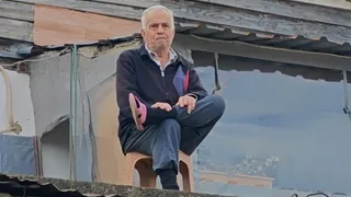 Akyazı'da evden kamyonlar dolusu çöp çıktı