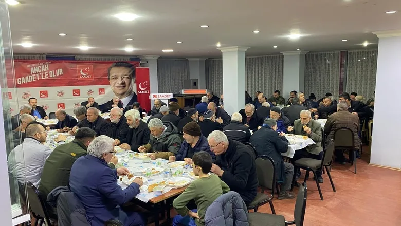 Akyazı'da farklı partiler iftar sofrasında buluştu