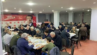 Akyazı'da farklı partiler iftar sofrasında buluştu