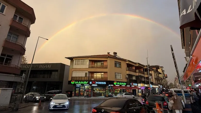 Akyazı'da gökkuşağı sürprizi