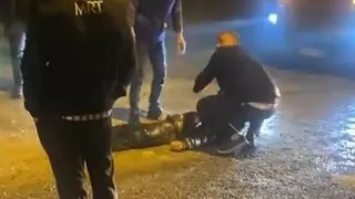 Akyazı'da önlemsiz kum yığını kazaya neden oldu
