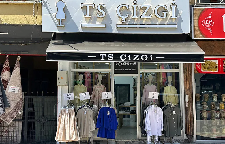 Akyazı'da uyguna kadın giyim mağazası açılıyor. TS Çizgi Giyim’de Şıklık, Kalite ve Uygun Fiyat Bir Arada!