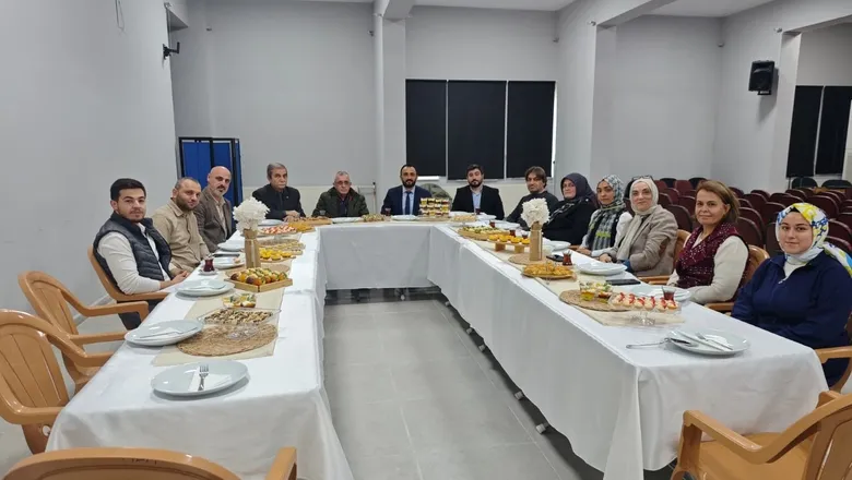 Akyazı Halk Eğitimi Merkezi İdaresi basınla buluştu