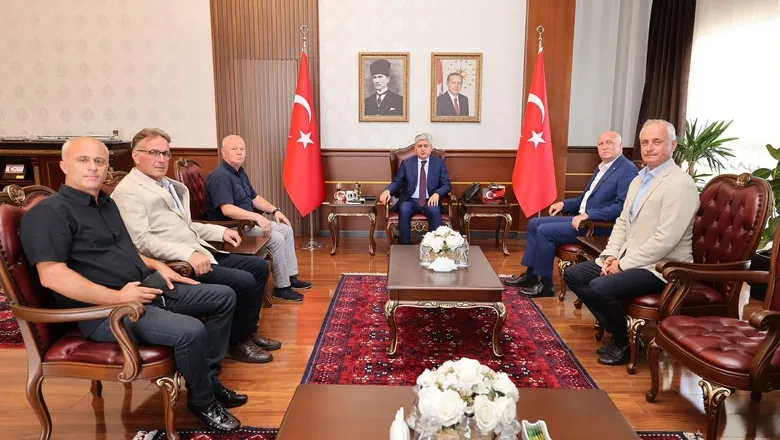 Akyazı heyeti Vali Doğan ile görüştü