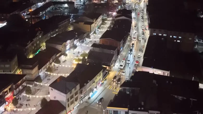 Akyazı ilçe merkezi semalarında büyüleyici akşam görüntüsü