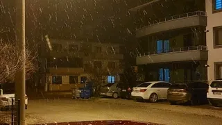 Akyazı merkezde kar yağışı başladı