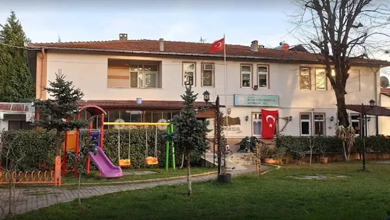 Akyazı Öğretmenevi binası depreme karşı güçlendiriliyor