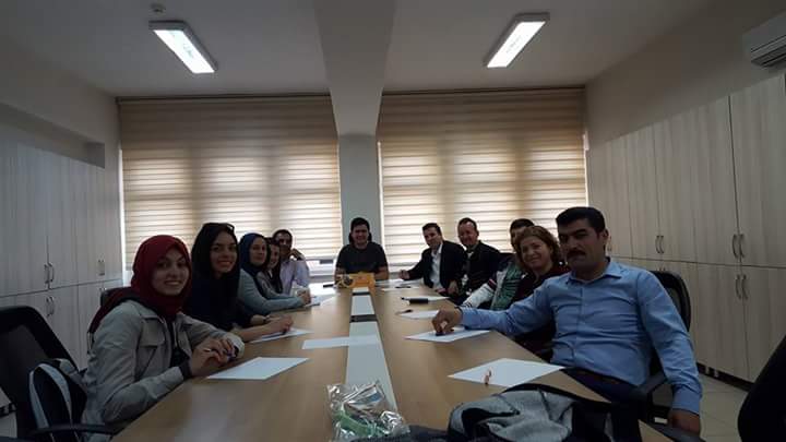 Akyazı Sosyal Yardımlaşma Vakfı Personeli İşaret Dili Öğreniyor