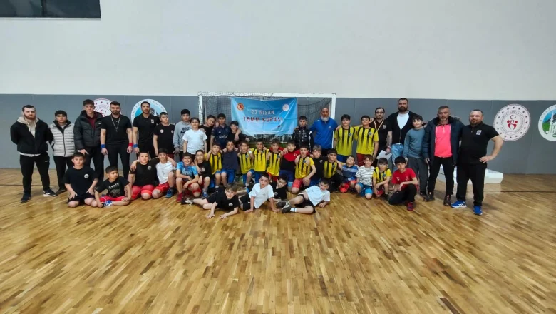 Akyazı'da 23 Nisan Grekoromen Güreş Turnuvası