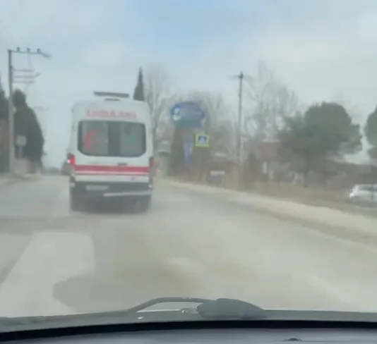 Akyazı’da ambulans bozuk yol nedeniyle dolaştı