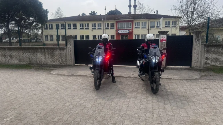 Akyazı’da jandarmadan okul çevrelerinde önlem