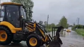 Akyazı'da Kanlıçay deresi şiddetli yağışla taştı