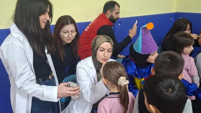 Akyazı’da minikler için renkli 23 Nisan şenliği