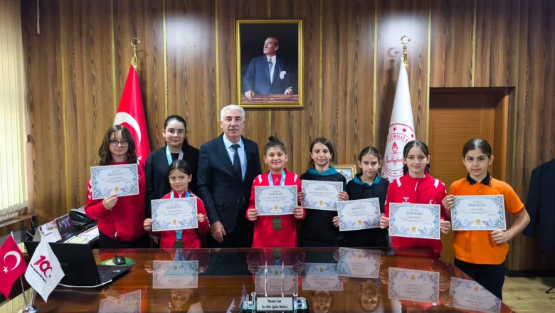 Akyazı’da Şampiyon Karateciler onurlandırıldı