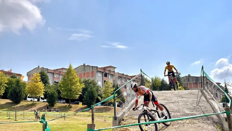 Akyazılı Genç pedalcı Türkiye üçüncüsü