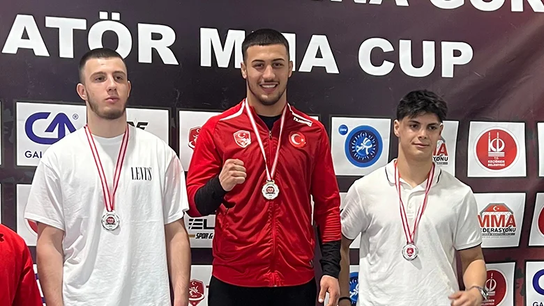 Akyazılı Yunus Emre Baycan şampiyon oldu