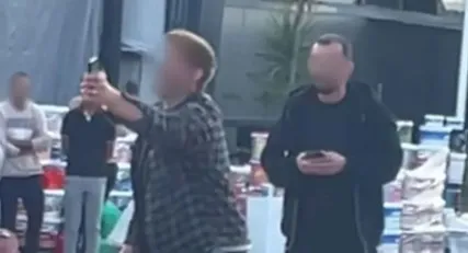 Alacak verecek kavgasında 2 kişiyi silahla vurdular