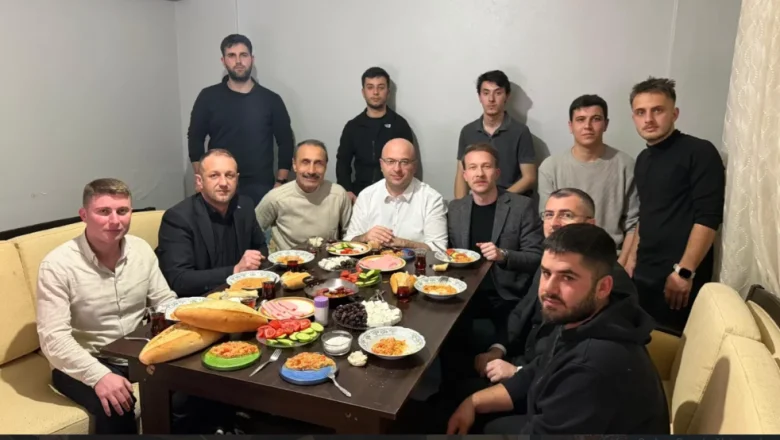 Alkaş, öğrencilerle birlikte sahur yaptı
