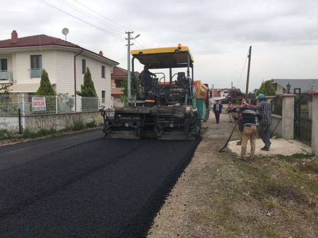 Alt Yapısı Tamamlanan Mahallelerde Asfalt Serimi Başladı