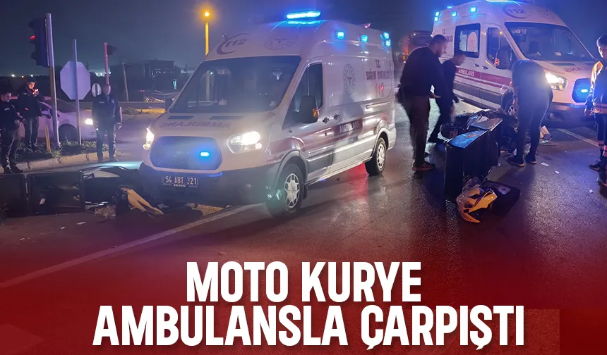 Ambulans ile moto kurye çarpıştı