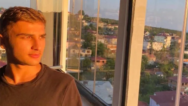 Araçta ölü bulunan gence acı veda