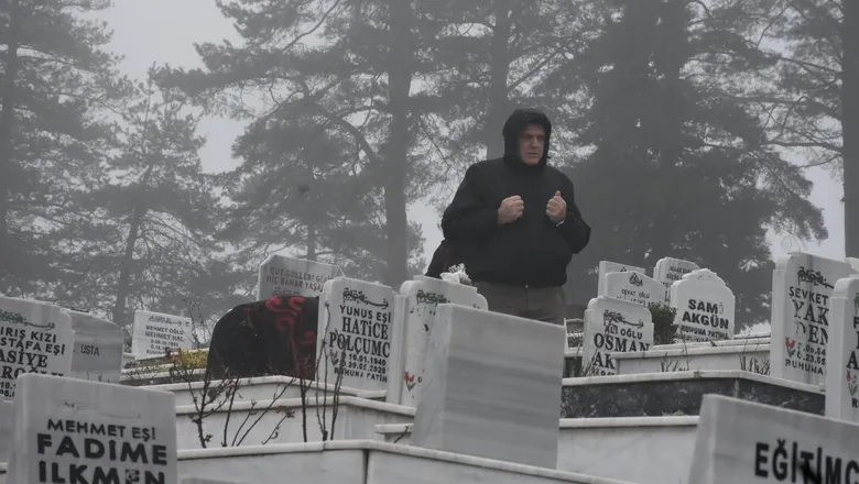 Arefe geleneği sürüyor: Kabir ziyaretleri yoğunlaştı