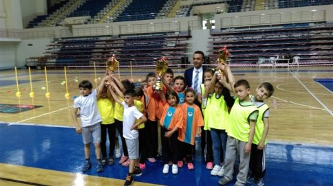 Atletizm Oyunları Şampiyonu Mehmet Akif Ersoy İlkokulu