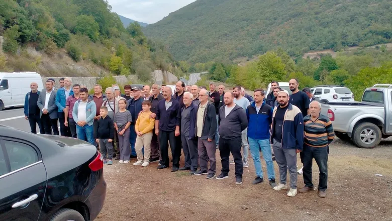 Avdallar'da vatandaş taş ocağına karşı ayakta