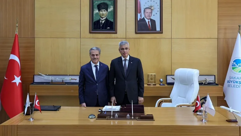 Bakan Memişoğlu, Sakarya Büyükşehir Belediyesi'ni ziyaret etti
