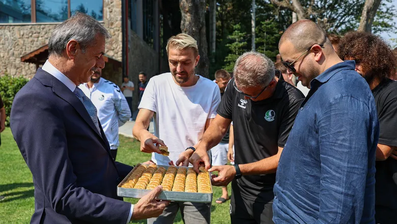 Başkan Alemdar'dan Sakaryaspor'a moral ziyareti