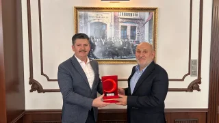 Başkan Püsküllü'den Kızılay Sakarya Başkanı Koç'a ziyaret