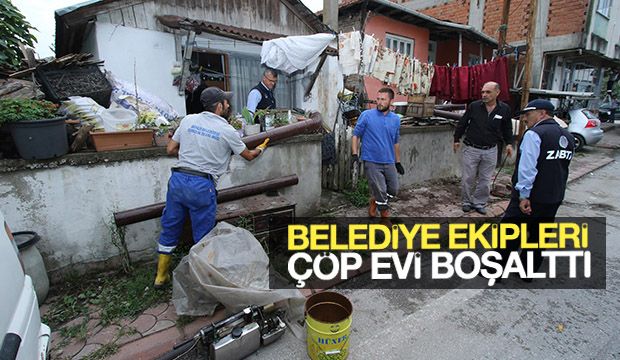 BELEDİYE BAKAN SOKAK'TA ÇÖP EVİ BOŞALTTI