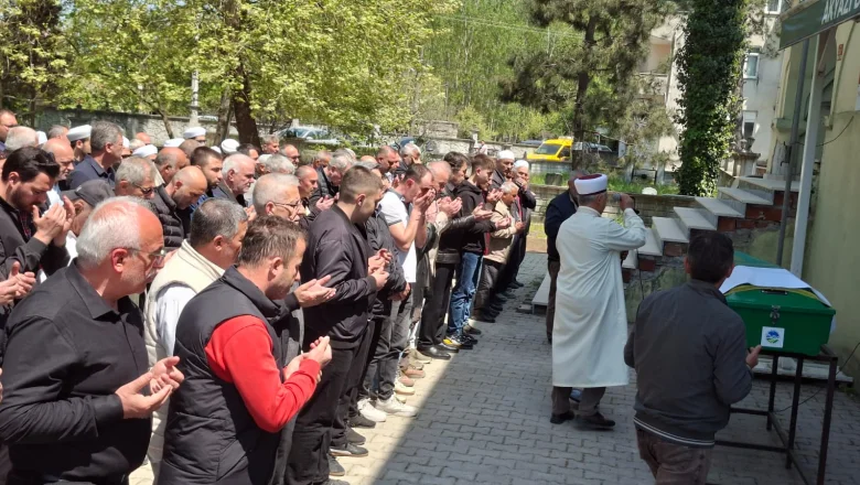 Beyin Pıhtısı Sonrası Acı Son: Hayatını Kaybeden Adam Defnedildi