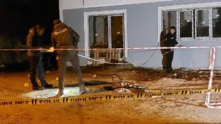 Binaya silahlı saldırı; Kurşun yağmuruna tuttu