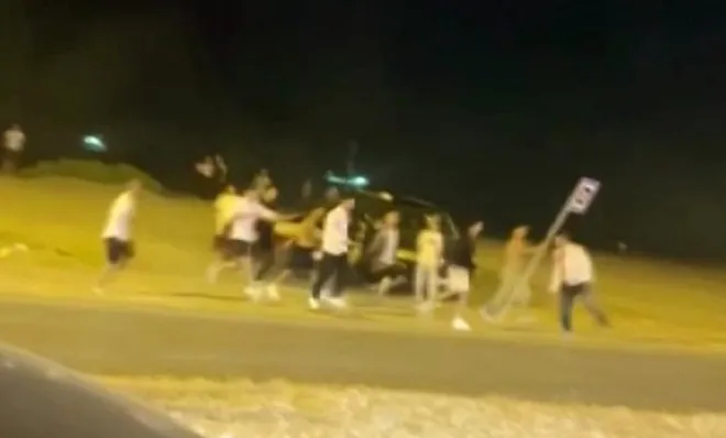 Bir polisin yaralandığı kavgada 3 kişi tutuklandı