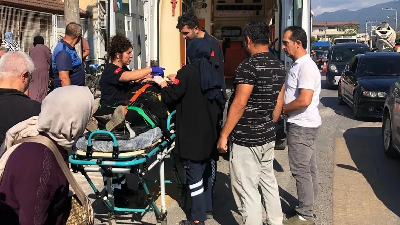 Bisikletin çarptığı kadın yaralandı