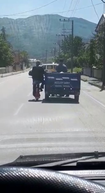 Bisikletlinin tehlikeli yolculuğu