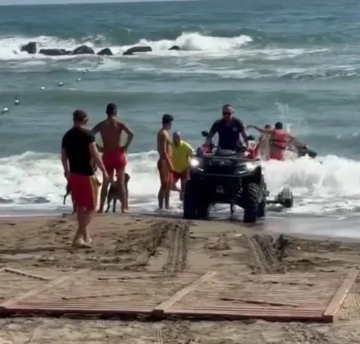 Boğuluyordu! Jet skiyle saniyeler içinde kurtarıldı